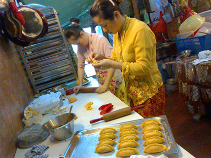 pastry-making-at-our-in-house-nyonya-nosh-bake-food-shop-1024x880 copy